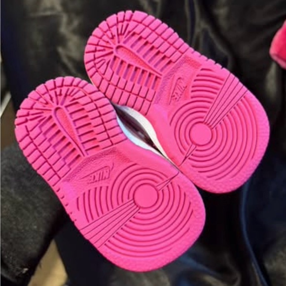 Pink baby Nike dunks size 2c - Picture 6 of 6